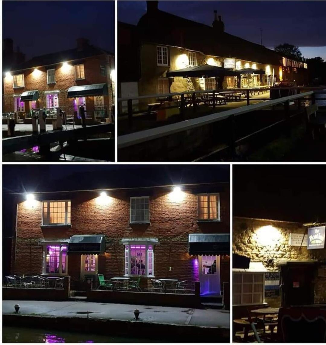 The Old Chapel Stoke Bruerne Bed & Breakfast Towcester Exterior photo